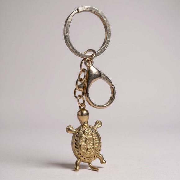 Mint Gold Tone Turtle Keychain / Bag Charm with Pink Crystals NWT - Picture 2 of 3